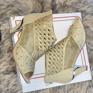 Pierre Dumas Glittering Gold Heels